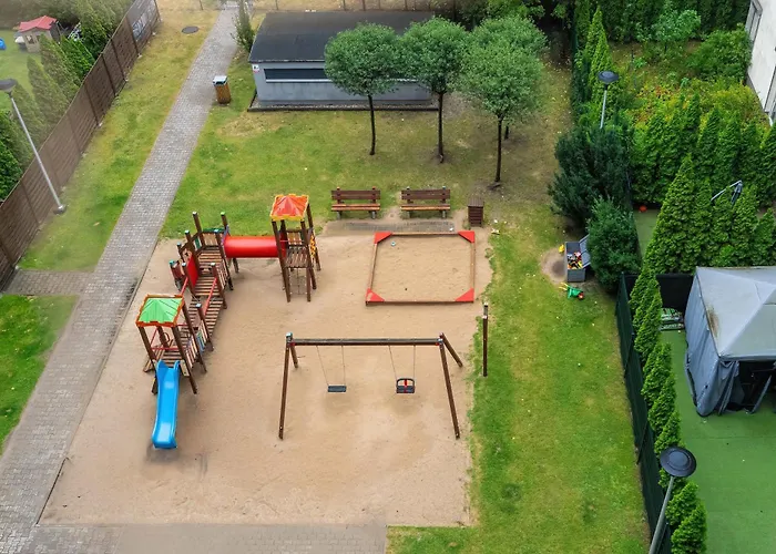 Air-conditioned In With Parking By Renters Poznań