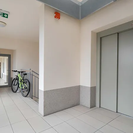 Air-conditioned In With Parking By Renters Apartmán