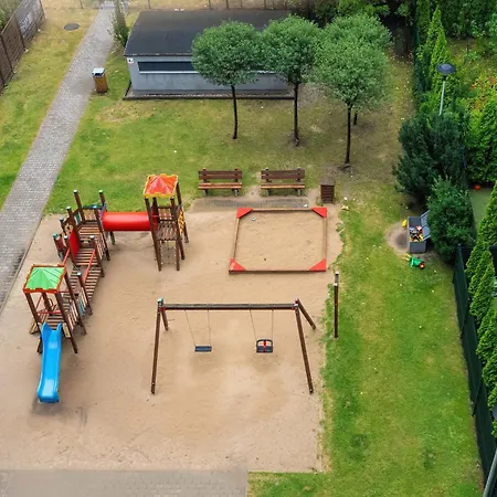 Air-conditioned In With Parking By Renters 포즈난