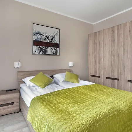 Air-conditioned In With Parking By Renters Apartmán