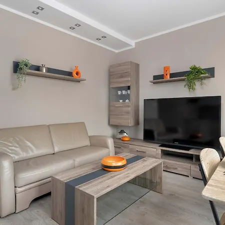 Air-conditioned In With Parking By Renters Apartmán *