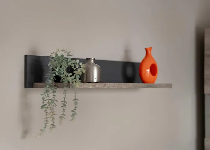 Air-conditioned In With Parking By Renters