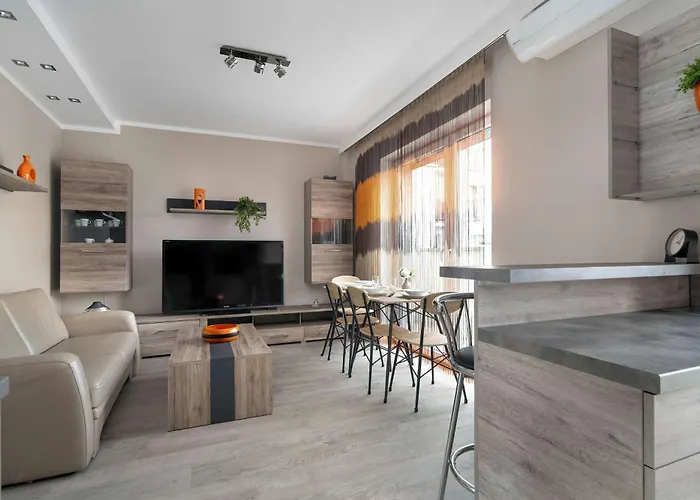 Air-conditioned In With Parking By Renters Апартаменты