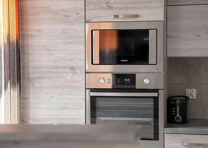 Appartamento Air-conditioned In With Parking By Renters