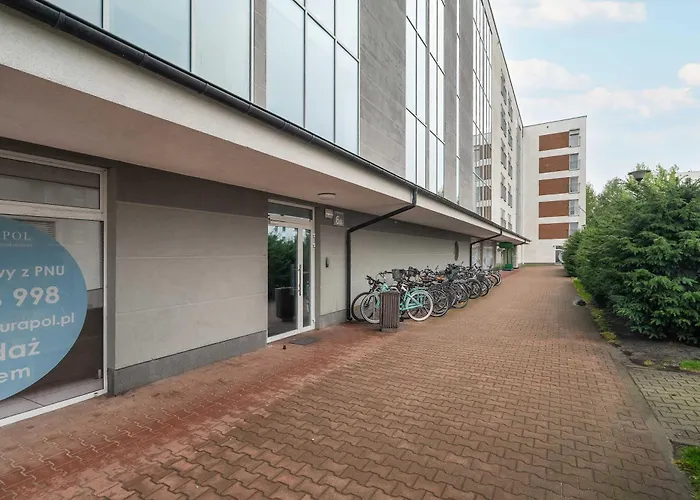 Air-conditioned In With Parking By Renters Апартаменты Познань